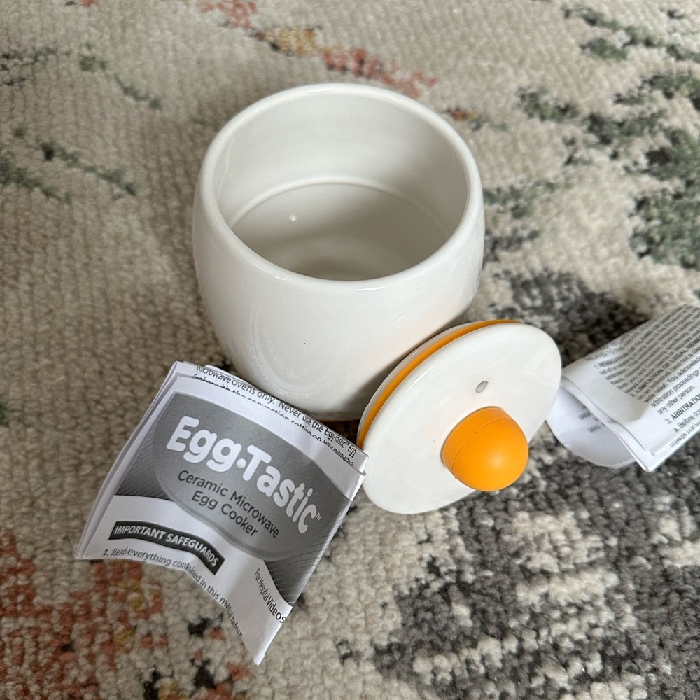 Vintage Egg-Tastic Ceramic Microwave Egg Cooker & Poacher Magic Under The Lid - Picture 3 of 11